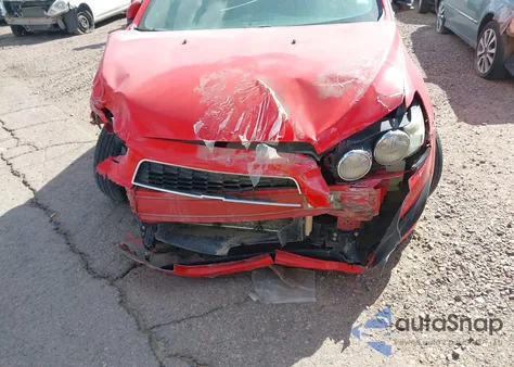 2015 Chevrolet Sonic Lt Auto из США, поврежденный, VIN 1G1JC5SHXF4216699